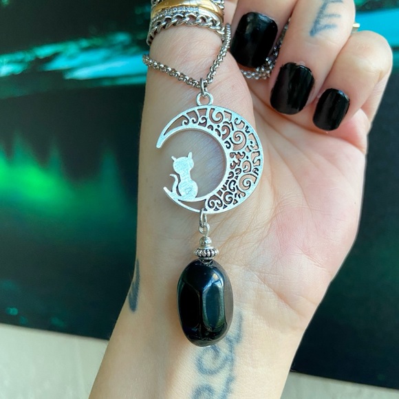 Crystal cat moon necklace . Black iridescent rainbow aura crystal & silver charm - Picture 7 of 15
